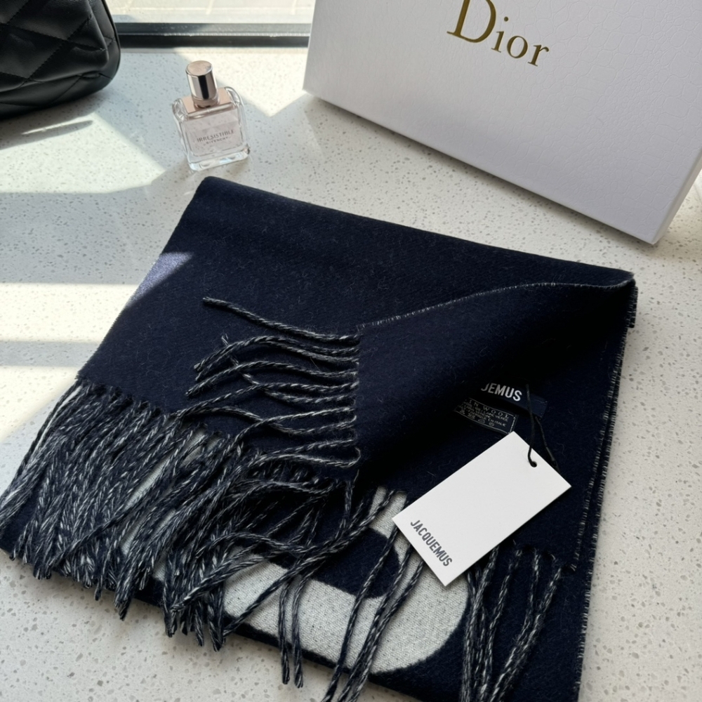jacquemus navy scarf
